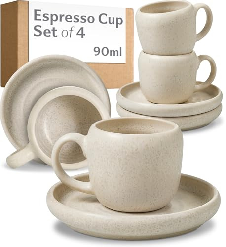 Cosumy Juego de 4 Tazas de Café con Platillos Blancas – Taza de Cerámica 90 ml – Conserva el Calor Gracias a la Gres Gruesa – Tazas Elegantes con Esmalte Artesanal – Juego Tazas Cafe Espresso