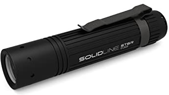 Solidline ST6R - Linterna LED superbrillante, 800 lúmenes, alcance de 200 m, 8 horas de duración, se puede enfocar, incluye 1 juego de batería, clip de bolsillo, cable USB