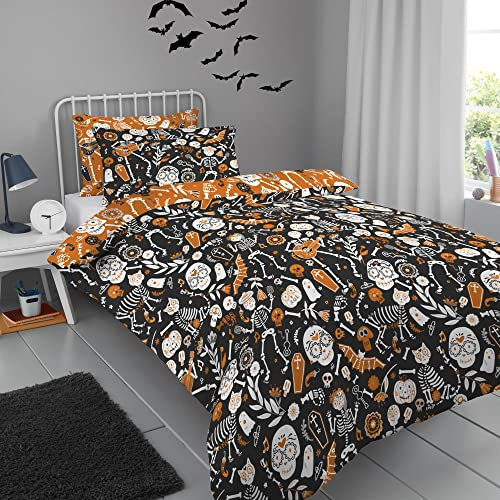 Bedlam Copriletto Halloween Giorno dei Morti Matrimoniale (200 x 200cm) - Reversibile (2 Colori) - Luminoso al Buio - Scheletri, Fantasmi, Pipistrelli e Teschi - Biancheria e Decorazioni Halloween