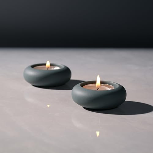 ICNBUYS Handgjord dekorativ sten värmeljus ljushållare set med 2 – handgjord heminredning accent för lugnande jordnära estetisk cement grå blå diameter 6,6 cm