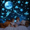 1199PCS Leuchtsterne Selbstklebend Wandsticker leuchtsterne kinderzimmer Wandsticker Mond und Sterne Astronaut,Rakete Fluoreszierend Wandaufkleber für Kinder Kindergarten Schlafzimmer Wohnzimmer