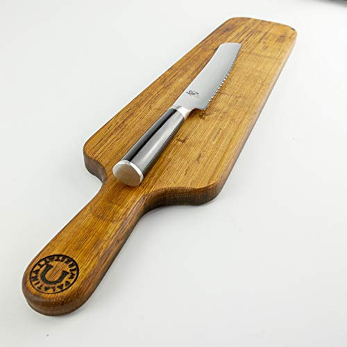 Palatina Werkstatt Kai Shun Premier Geschenkset, Damast-Brotmesser DM-0705 + großes Baguettebrett (Eiche) aus Fassholz von Hand gefertigt (DM-0705 Brotmesser)
