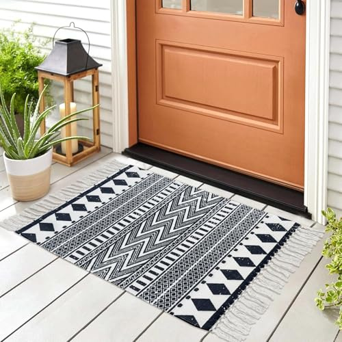 USTIDE Cotton Rugs Black&Cream Boho Rag Rug Washable Farmhouse Bath Tassel Carpets Doormat Hand Woven Fringe Chindi Floor Mat 60x90cm