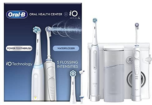 Oral-B Oral Health Center Irrigator : Waterflosser, 1 ugello Oxyjet, 1 ugello a getto d'acqua, 1 spazzolino elettrico iO4, 2 testine per spazzolino da denti