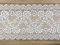 PartyDeco Tischläufer Spitze 15cm x 9m - farbecht & waschbar - Vintage Tischband für Hochzeit - Breites Blumen Spitzenband zum Nähen Dekorieren Basteln - Tischdeko & Hochzeitsdeko - Weiß
