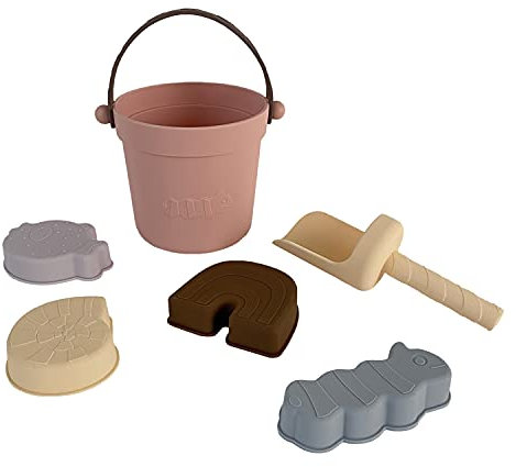 OYOY Leo Beach Set - Strand Spielzeug Set für Babys und Kleinkinder - Urlaub Sandspielzeug in Rot (Coral) aus Silikon - H21,3 cm x L18 cm x B14,8 cm - M107111