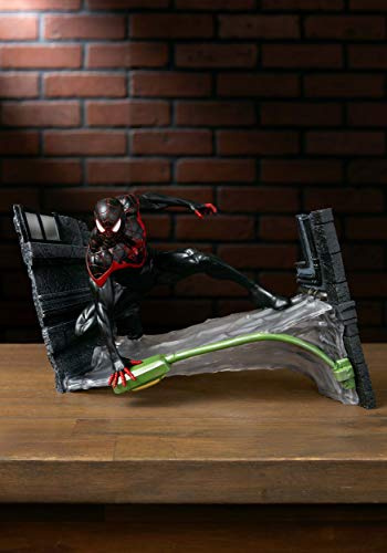 Diamond Select Toys Diamond Comic Distributors- Diamond Select Toys Marvel Gallery Miles Morales PVC Statue Statuette, Étoile, APR202660, Noir, Standard