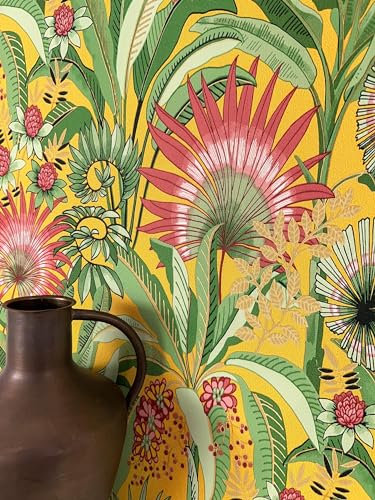 NEWROOM Tapete Gelb Vliestapete Dschungel - Mustertapete Modern Grün Rot Palmen Blätter Blumentapete Tropisch Dschungeltapete Regenwald inkl. Tapezier-Ratgeber