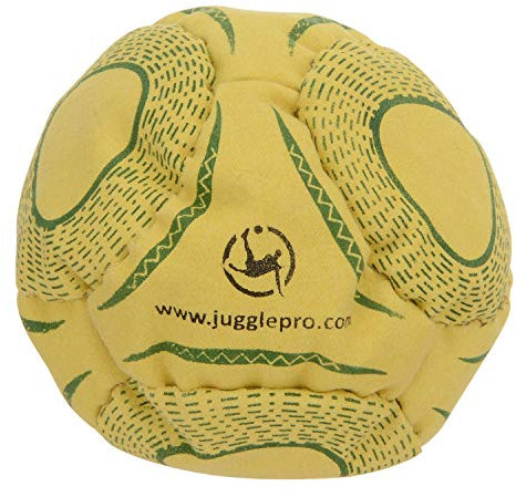 Juggle Pro Footbag 8 Panels Modell World Cup Brasilien gelb leicht hochwertig gefüllt mit Kunststoffkugeln handgenäht aus Synthetik-Stoff Ultra Wildleder