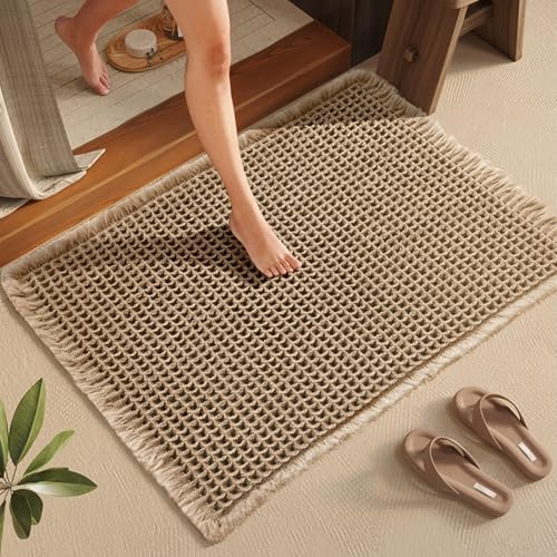 Waffle Bath Mat Non Slip Anti Mould, 50*80 cm Super Absorbent Bathroom Mat, Quick Dry Bathroom Rug Machine Washable Rubber Backed Bath Rugs for Living Room Bathroom Doormat (Khaki, 50*80 cm)