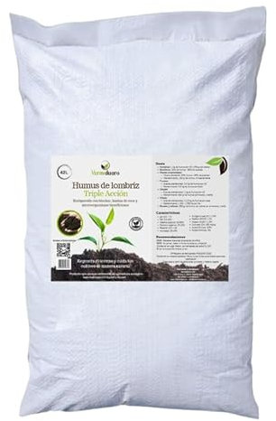 Humus Triple Acción 40L. Humus de lombriz enriquecido con biochar y harina de basalto. Regeneración del terreno y nutrición completa para tus cultivos. Natural y ecológicos