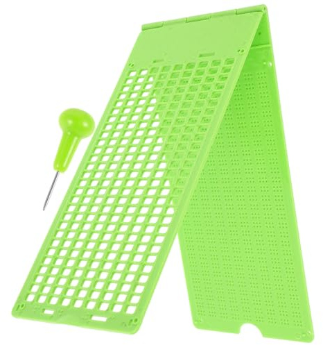 Mipcase Plaque en Braille pour Aveugles 9 Lignes 28 Cases en Plastique Vert avec Stylet Kit d'Écriture Braille pour Apprentissage et Pratique à Domicile Outil d'Aide Visuelle et