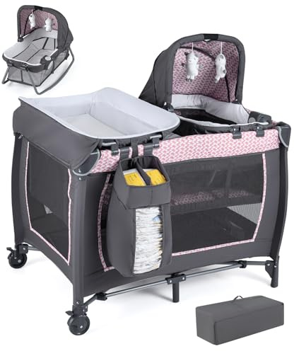 COSTWAY Culla Campeggio Bambini 5 in 1, Lettino Viaggio Neonati Pieghevole con Materasso, Fasciatoio e Tettoia, Box Portatile con Ruote, 2 Giocattoli Appesi e Carillon, per Bambini 0-3 Anni (Rosa)
