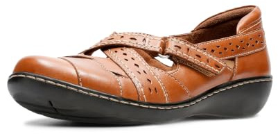Clarks womens Ashland Spin Q Slip On Loafer, Tan, 8.5 US