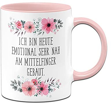 Tassenbrennerei Original - Blümchen Tasse mit Spruch Ich bin heute emotional sehr nah am Mittelfinger gebaut - Kaffeetasse lustig als Geschenk für Kollegin (Rosa)