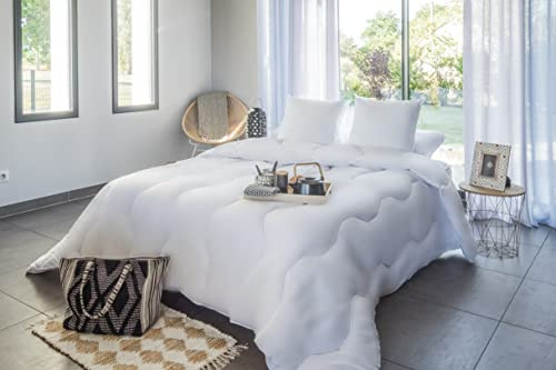 Blanrêve - Couette Cocooning et Chaude - Anti Acariens - pour lit de 1 Personne - 140x200 cm - Blanc - Fabriqué en France