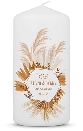 GRAVURZEILE Bedruckte kleine Kerze - Tropical Pampasgras - Personalisierte Kerze mit eigenen Namen & Datum - Geschenk zur Hochzeit an das Brautpaar - Hochwertige Stumpenkerze Weiß 120/58 mm