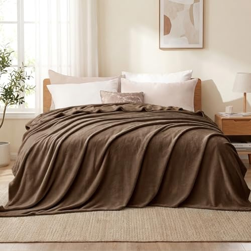 Aisbo Plaid Couverture Polaire 220x240 - Plaid Lit Grande Taille Jete de Canape, Couverture Canapé 220 x 240 Flanelle 2 Personnes Doux et Chaud, Marron Chocolat