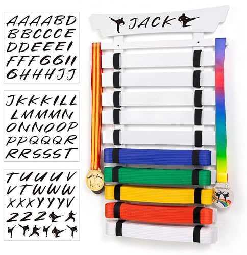 Winartton 10 Gürtel Karate Gürtel Display Rack Kampfsport Gürtel Display mit personalisierten Aufklebern, Weiß Taekwondo-Gürtel Display Halter für BJJ, Jiu Jitsu, keine Montage erforderlich