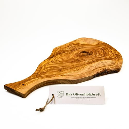 DAS OLIVENHOLZBRETT® Schneidebrett aus Olivenholz mit Saftrille und Griff im Naturschnitt/Steakbrett aus Olivenholz/Servierbrett/Käsebrett rustikal ca. 40-43 cm lang …