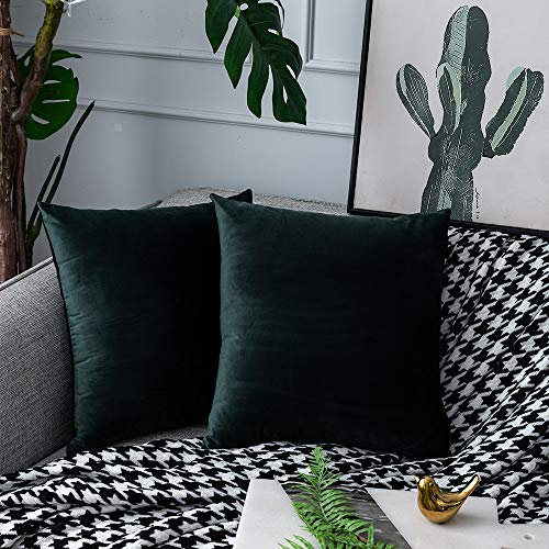 UPOPO 2er Set Samt Kissenbezug Dekorative Einfarbig Kissen Weich Kissenhülle Kissenbezüge Dekokissen Zierkissen Sofakissen für Couch Schlafzimmer Wohnzimmer mit Reißverschlüsse 45 X 45cm Dunkelgrün