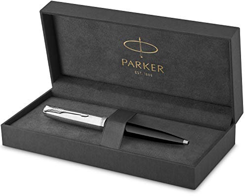 Parker 51 Kugelschreiber | Schwarzer Schaft mit Chromfarbenen Zierteilen | Mittlere Schreibspitze mit Schwarzer Nachfüllmine | Geschenkbox