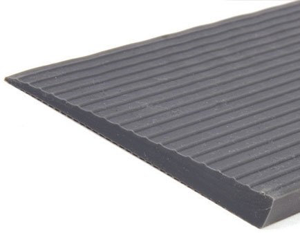 HomeCare Innovation | Gummi Rampe für innen 100cm Breit | Schwellenrampe | Türschwellenrampe (10 x 100 x 1000 mm)