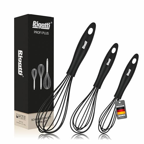 Rigatti® Silikon Schneebesen Set 3er – Edelstahlkern & rutschfester Griff – BPA-frei, hitzebeständig & kratzfrei – Perfekt für Teflon – Profi Rührbesen Set 28/26/23 cm, leicht zu reinigen