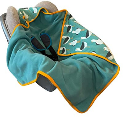 Universal-Einschlagdecke für den Kindersitz. Baumwolljersey und Fleece- wendbare, Doppelschichtdecke, die Babys im Kindersitz warm hält. Für Kindersitzgruppe 0/0+ mit 3- oder 5-Punkt-Gurtsystem(Möwen)