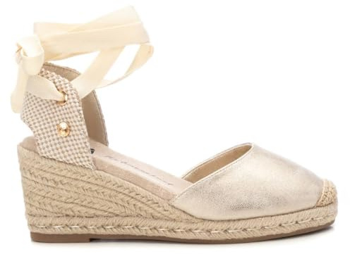 XTI - Sandalias con Cuña Mujer Oro - Calzado Cómodo y Versátil - Moda casual - Modelo 14384108 (Talla 38)