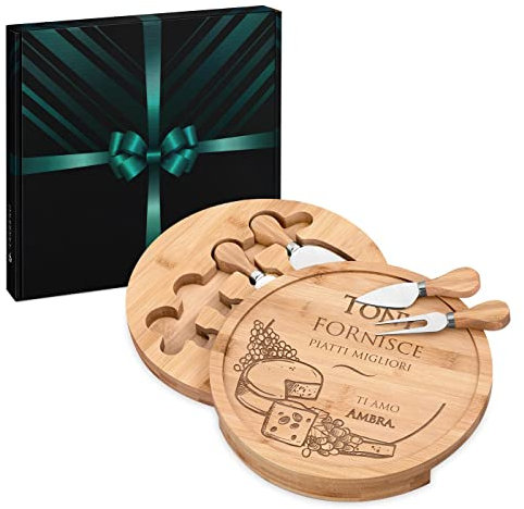 Maverton Tagliere per Formaggio e salumi in Legno - Set 3 coltelli 1 forchetta - H3,6 cm x Ø25 cm - Incisione Personalizzata - Regalo di Compleanno Uomo - Fornitore