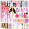 50 Kleidung Zubehör Kompatibel mit Barbie, 1 Mädchen Puppe 2 Mode Kleid 8 Kleider 1 Plüsch-Jacke 2 Oberteile 1 Hut 2 Hosen 11 Schuhe 20 Accessoires 2 Geschenktasche, für 11,5 Zoll Puppen Zufällig