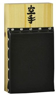 Ju-Sports Makiwara Kunstleder Schlagpolster Kampfsport 1 STK I Traditionelles Trainingsgerät im Budosport I Aus Holz I Für die Wand I 29 x 15cm