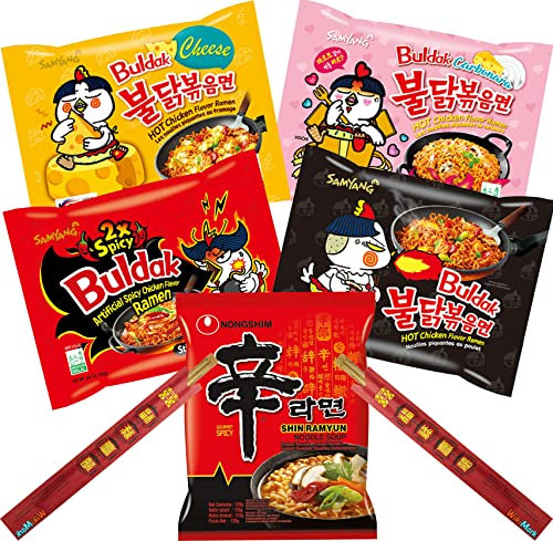 Lot de 5 ramen coréen et 2 baguettes en bambou WikiMark. Comprend Samyang Noodles Carbonara, Samyang Cheese, Samyang Hot Chicken, Samyang 2x Spicy, Nongshim Shin Ramyun Noodle Soup.