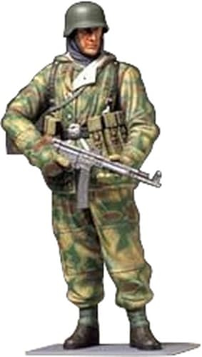 TAMIYA 300036304 1:16 WWII German Infantry Winter Soldier Figure, unlackiert