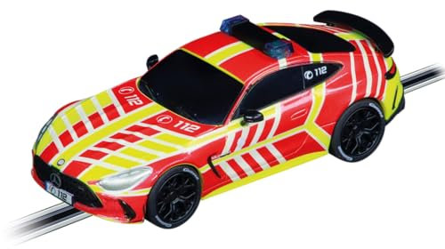 Carrera GO!!! Mercedes-AMG GT 63 112 Emergency | Maßstab 1:43 Slotcar | Kompatibel mit GO!!!, GO!!! Plus & Battery Operated | Authentische Details für Kinder & Erwachsene ab 6 Jahren