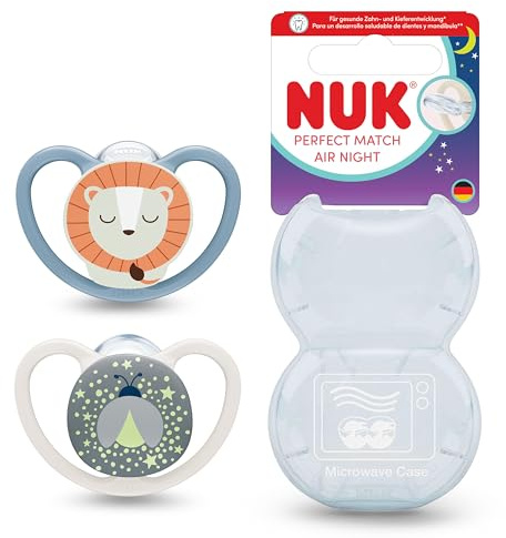 NUK Perfect Match Air Night nappflaskor för baby | 18-36 månader | Självlysande nappar som främjar luftflöde och förhindrar dregelutslag | 95% acceptans hos bebisar** | Lejon | 2 stycken