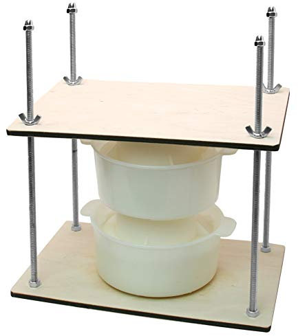 Pressa per formaggio in legno per forniture per la produzione di formaggio Guide in metallo da 30,5 cm e 2 stampi per formaggio con pistone seguace 1,3 qt - grande Home Supply Ultimate Cheese Press
