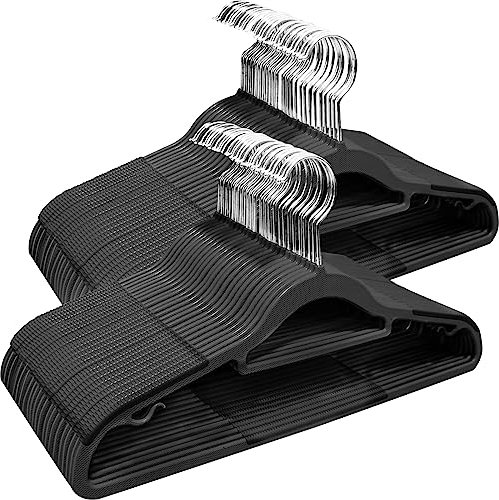 ABHENG 50 Stück Kleiderbügel, Rutschfester Kunststoffbügel, Platzsparender Bügel, 360° Drehbarer Haken, Dicke 0,5 cm, 42 cm lang, für Mäntel, Kleider, Hemden, Schwarz + Silber, APY0350B