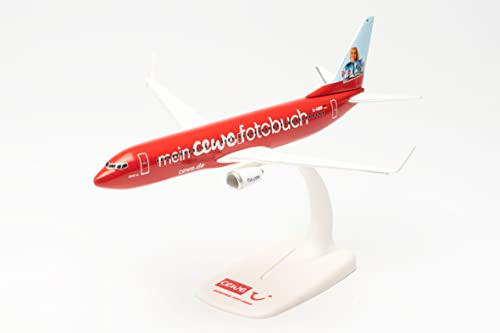 Herpa Modellflugzeug Boeing 737-800 “TUIfly - Cewe Fotobuch” Maßstab 1:200 - Snap-Fit, Modellbau Flugzeug, Flugzeugmodell für Sammler und Bastler, Miniatur Deko, Steckmodell mit Standfuß, Rot/Weiß