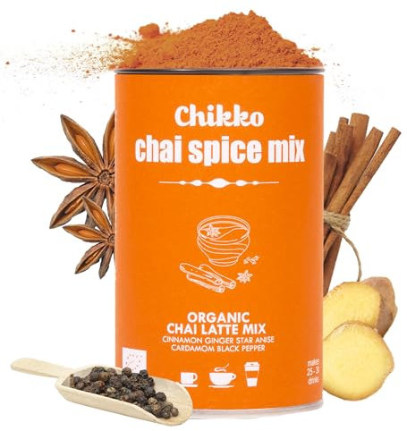 Chikko Bio Chai Latte Mix Pulver - 130g - Authentischer, Beruhigender Gewürzgenuss - Ohne Zusatzstoffe und Chemikalien, aus 100% europäischen Zutaten - Perfekt für gemütliche Wohlfühlmomente