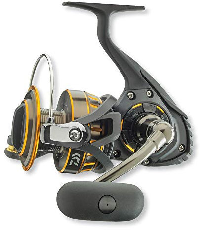 Daiwa BG8000 BG Salzwasser-Spinnrolle, 8000, 5,3: 1 Übersetzung, 6+1 Kugellager, 135,4 cm Abholrate, 15 kg max. Zugkraft, schwarz / gold