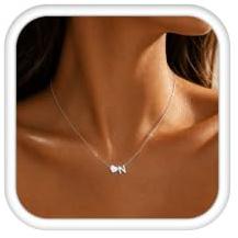 LOLIAS Collar Personalizado Corazón Plata Acero Inoxidable Colgante Letra Corazón Pequeño Regalos para Mujeres Niñas