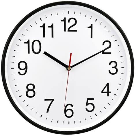 Plumeet väggklocka, 12 tum tyst kvarts väggklocka utan tickande ljud, batteridriven, dekorativ klocka för hem, kontor och skola (vit).