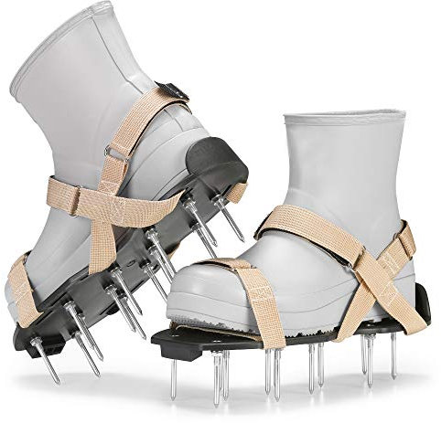 Plantnomics Rasenlüfter-Schuhe – vormontierte Nagelschuhe mit Klettverschluss – Gartenschuhe zum effektiven Belüften und Pflegen des Rasens, Kamel.