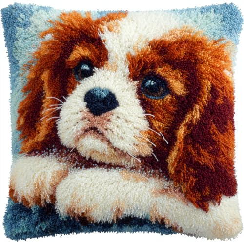 Dog Latch Hook Cushion Kit – Cavalier King Charles Spaniel – 43x43 cm DIY Pillow Cover Kit for Adults & Kids – Cute Dog Design – Includes Canvas, Pre-Cut Yarn & Hook Tool – Crafts for Beginners