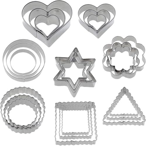Westmark Ausstechformen-Set für Terrassenkekse, 24-tlg., 8 unterschiedliche Motive, Größen: je Motiv ø 4,5,6 cm, Rostfreier Edelstahl, Silber, 352022E6