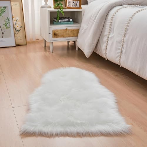 YIHAIC, Kunstfell, Teppich aus Schafsfell, dekorativ, lange Haare, Imitat aus Baumwolle, perfekt als Bettvorleger, Badezimmer-Teppich oder fürs Sofa 60 x 90 cm Bianco