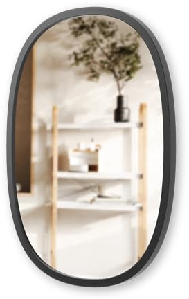 Umbra Hub 46 x 61 cm ovaler Wandspiegel mit Gummirahmen, Moderne Raumdekoration für Eingangsbereiche, Waschräume, Wohnzimmer und mehr, Schwarz
