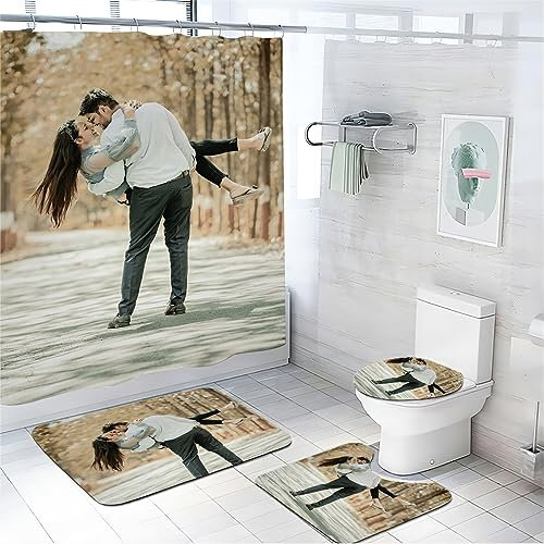 GLIKW Personalisierte 4 teiliges Duschvorhang Set mit eigenem Foto Name, Wasserdichtes Rutschfestem mit Badematte U-förmiger Teppich Toilettenunterlage für Home Badezimmer Weihnachten Geschenk